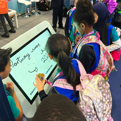 Tampilan LCD Android 32" Layar Sentuh 20 titik Meja Sentuh Edukasi dengan Ketinggian yang Dapat Disesuaikan